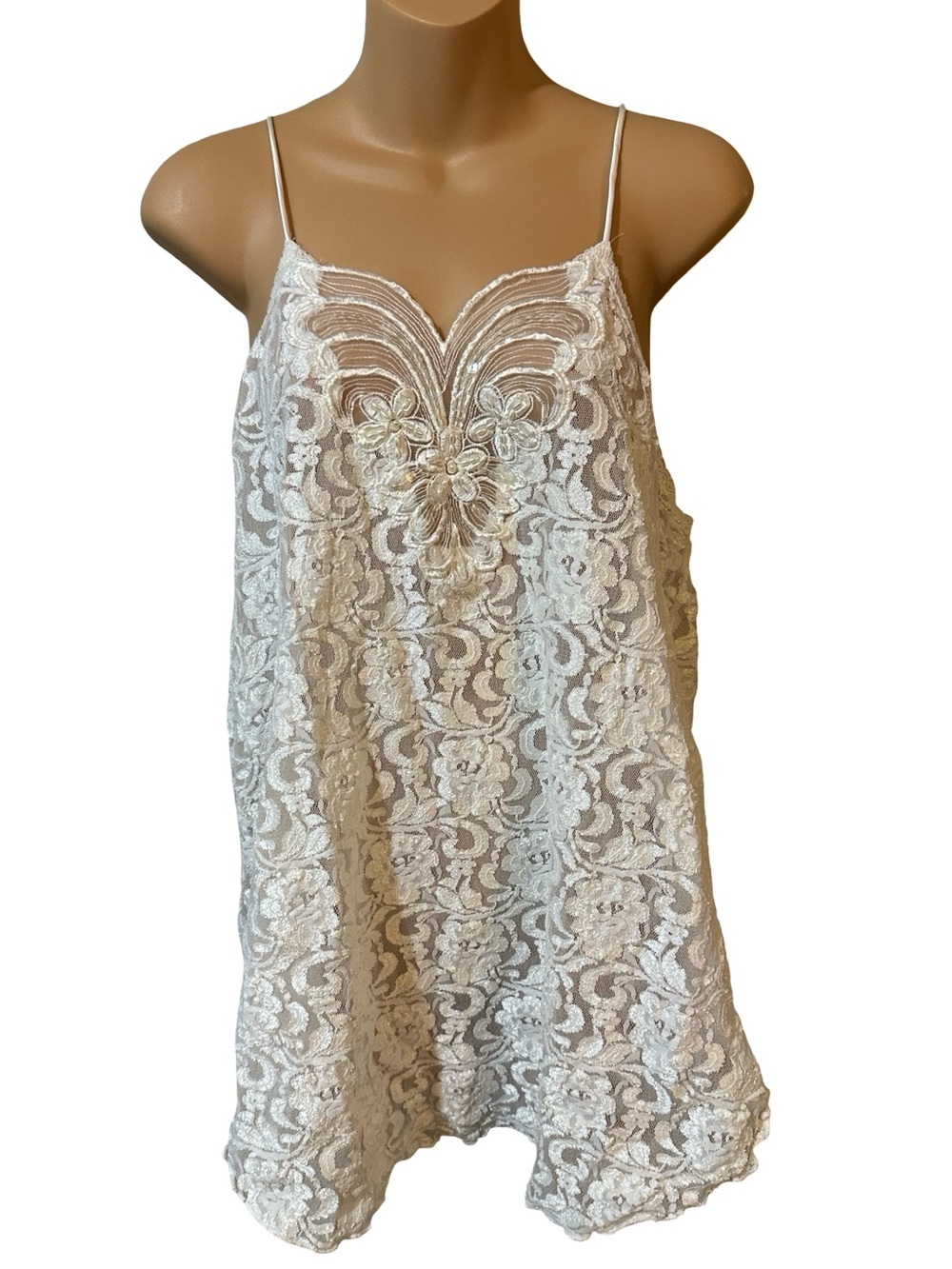 Adonna Vintage Y2K Ivory Lace Chemise with Floral Lace Appliqué Cottagecore